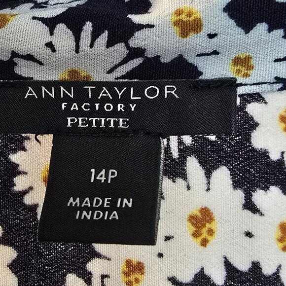 Ann Taylor Factory Petite Daisy Print Maxi Dress - Picture 4 of 6